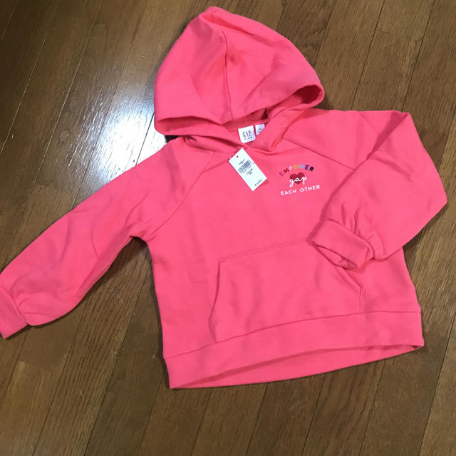 GAP Kids(ギャップキッズ)のGAP パーカー キッズ/ベビー/マタニティのキッズ服女の子用(90cm~)(Tシャツ/カットソー)の商品写真