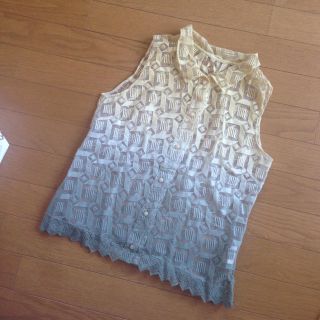 リリーブラウン(Lily Brown)のグラデーション刺繍ブラウス(シャツ/ブラウス(半袖/袖なし))