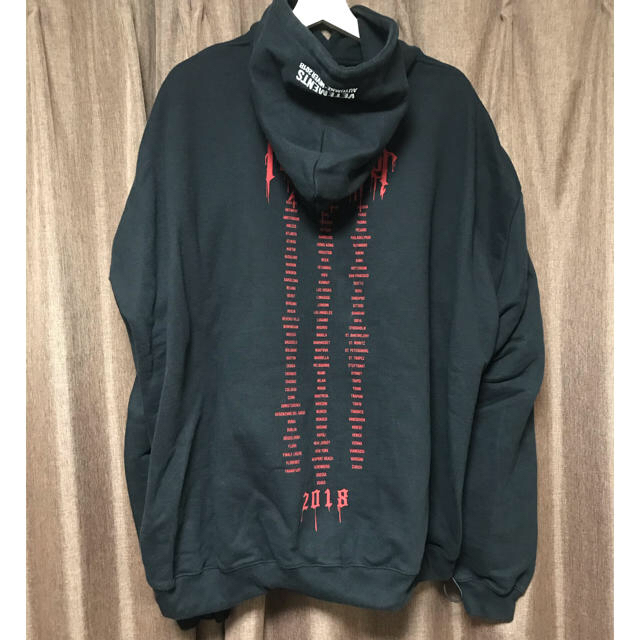 Balenciaga(バレンシアガ)のxxs24様専用　vetements メタルロゴパーカー メンズのトップス(パーカー)の商品写真