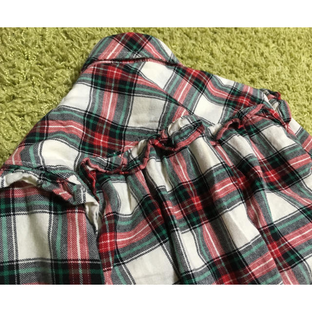 GAP(ギャップ)の2枚セット！双子用 babyGAP チェックシャツ 80フリル付 キッズ/ベビー/マタニティのベビー服(~85cm)(シャツ/カットソー)の商品写真