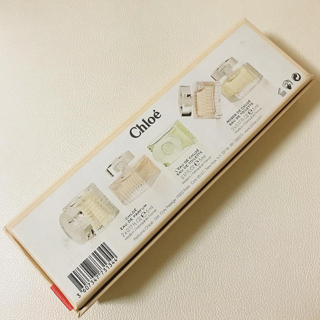 Chloe(クロエ)のChloe クロエ　ミニパフューム　香水用　リボン　空箱　BOX ケース レディースのバッグ(ショップ袋)の商品写真