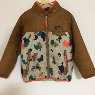 パタゴニア(patagonia)のパタゴニア patagonia リバーシブル トリブルズ フーディー  5T(ジャケット/上着)