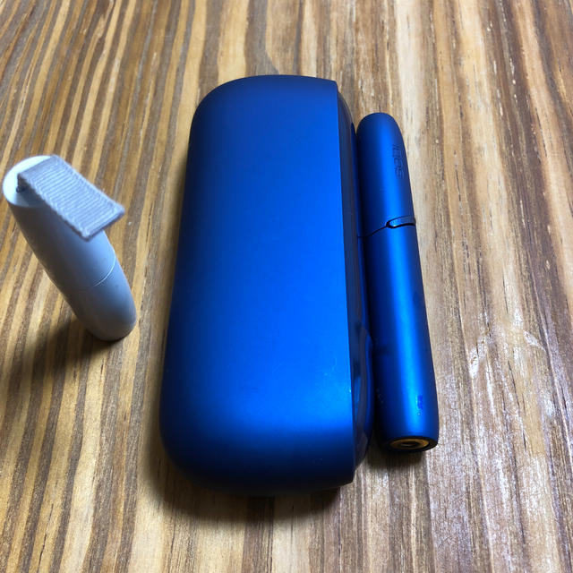 IQOS(アイコス)のiQOS 3  充電器 箱 クリーニングキット レシート付き メンズのファッション小物(タバコグッズ)の商品写真