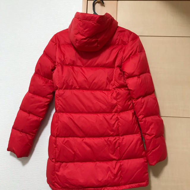 TOMMY HILFIGER(トミーヒルフィガー)の週末お値下げ！赤 ダウンコート レディースのジャケット/アウター(ダウンコート)の商品写真