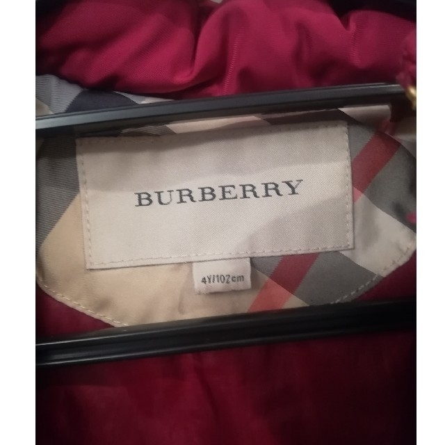 BURBERRY(バーバリー)のバーバリー　キッズ　ダウン　100 110 4y　 キッズ/ベビー/マタニティのキッズ服女の子用(90cm~)(ジャケット/上着)の商品写真