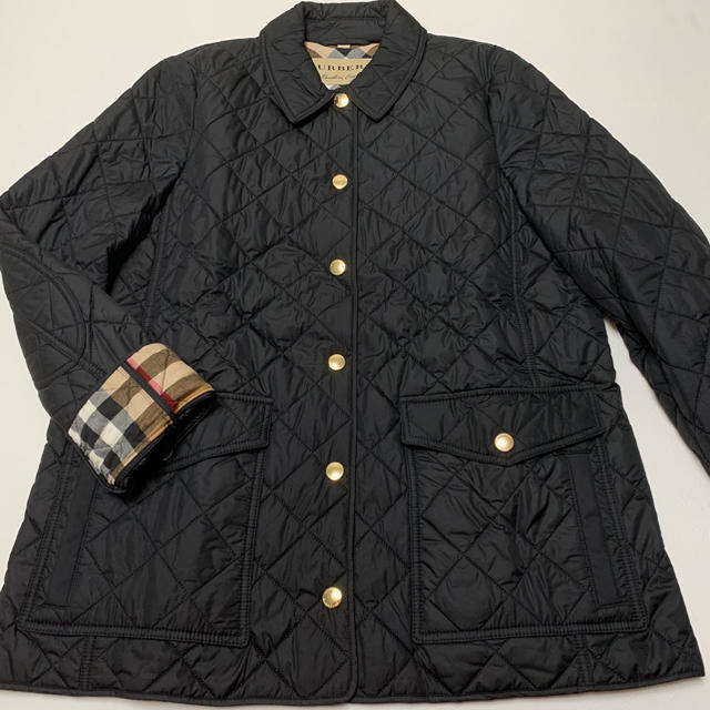 BURBERRY(バーバリー)の極美品　BURBERRY　ENGLAND　キルティングコート　ジャパン国内正規 レディースのジャケット/アウター(その他)の商品写真