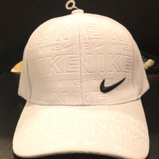 NIKE(ナイキ)のNIKE 帽子　新品未使用 メンズの帽子(キャップ)の商品写真