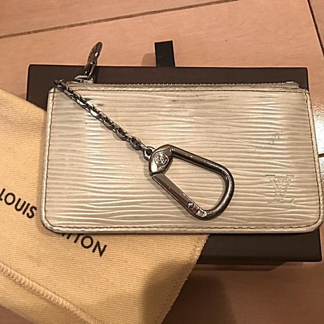 LOUIS VUITTON(ルイヴィトン)の【あんちき様専用】LOUIS VUITTON キーコイン エピ アイボリー レディースのファッション小物(キーケース)の商品写真