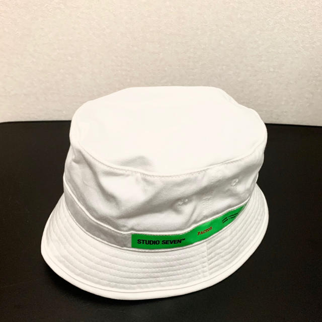 STUDIO SEVEN TAPE LOGO BUCKETHAT WHITEエグザイル