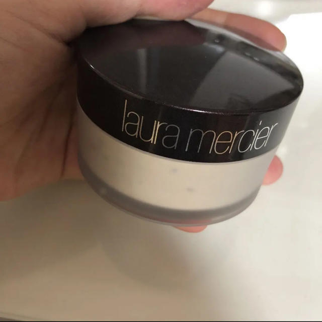 laura mercier(ローラメルシエ)のローラメルシエ   ルースセッティングパウダー トランスルーセント コスメ/美容のベースメイク/化粧品(フェイスパウダー)の商品写真