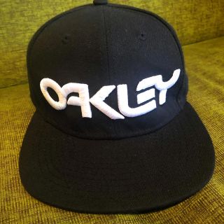 オークリー(Oakley)のOAKLEY  キャップ  黒  値下げ(キャップ)