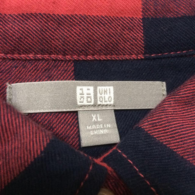 UNIQLO(ユニクロ)のXL ユニクロ ネルシャツ 紺×赤 レディースのトップス(シャツ/ブラウス(長袖/七分))の商品写真