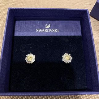 スワロフスキー(SWAROVSKI)のスワロフスキー　ピアス最終値下げです！(ピアス)