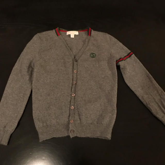 Gucci(グッチ)の★GUCCI グッチ ベビー キッズ★定番カーディガン24M フェンディキッズ キッズ/ベビー/マタニティのキッズ服女の子用(90cm~)(カーディガン)の商品写真