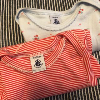 プチバトー(PETIT BATEAU)のPETIT BATEAU 長袖ロンパース　2枚セット(ロンパース)