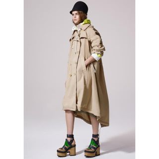 サカイ(sacai)のsacai トレンチコート　ふりる様(トレンチコート)