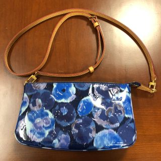 ルイヴィトン(LOUIS VUITTON)のLOUIS VUITTON ショルダー ブルー 花柄(ショルダーバッグ)