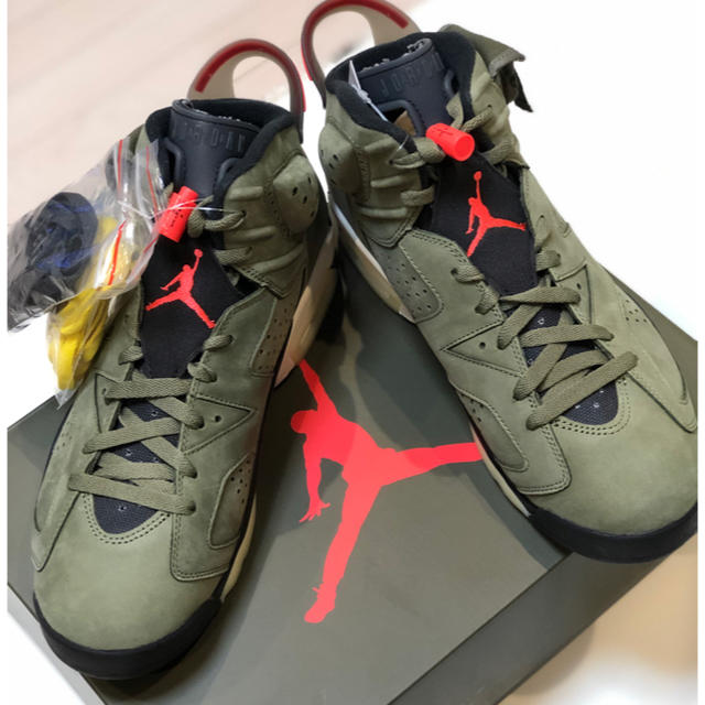 NIKE(ナイキ)のNIKE AIR JORDAN 6 RETRO SP 28センチ travis メンズの靴/シューズ(スニーカー)の商品写真