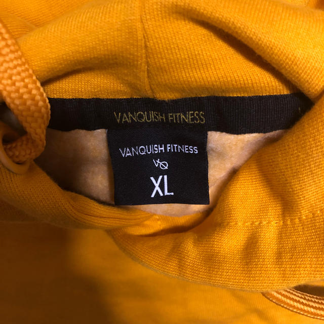 VANQUISH - vanquish fitness パーカーの通販 by トオル's shop ...