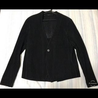 ISSEY MIYAKE(ノーカラージャケット)のフリマアイテム一覧 ISSEY MIYAKE(ノーカラージャケット)のフリマアイテム一覧
