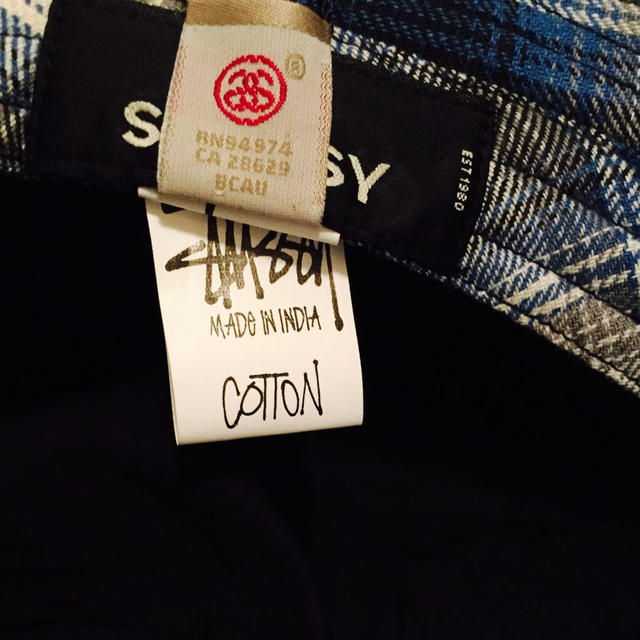 STUSSY(ステューシー)のSTUSSYブルーブラックバケットハット レディースの帽子(ハット)の商品写真