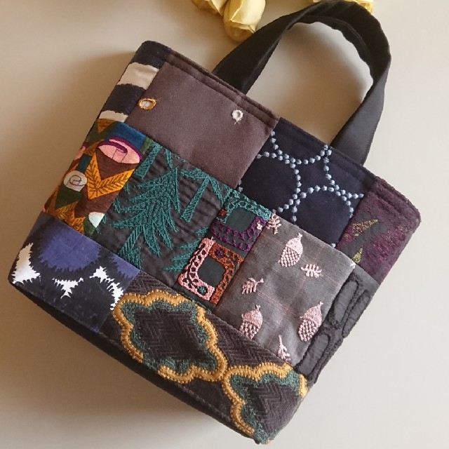 mina perhonen(ミナペルホネン)のM☆ミナペルホネン トートバッグHandmade刺繍生地パッチワーク【41】 ハンドメイドのファッション小物(バッグ)の商品写真