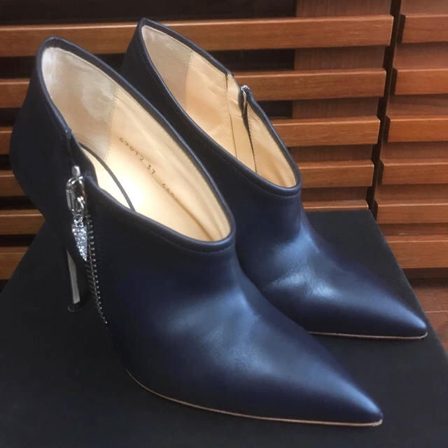 GIUZEPPE ZANOTTI(ジュゼッペザノッティ)のお値下げしました！ジュゼッペザノッティ　ブーツ　ブーティ レディースの靴/シューズ(ブーティ)の商品写真