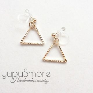 三角 イヤリング/ピアス(イヤリング)