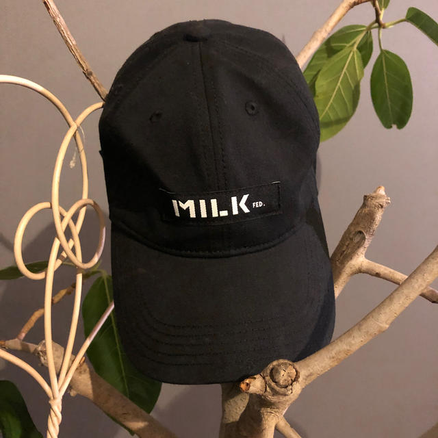 MILKFED.(ミルクフェド)のミルクフェド  キャップ  帽子 黒 コスメ/美容のベースメイク/化粧品(化粧下地)の商品写真