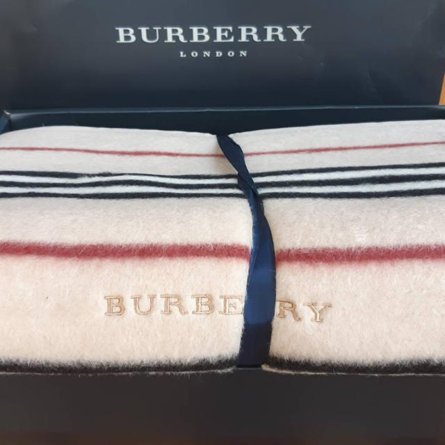 BURBERRY(バーバリー)のBURBERRY ウール毛布 インテリア/住まい/日用品の寝具(毛布)の商品写真