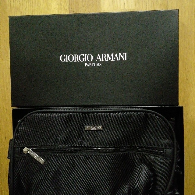 Giorgio Armani - 新品未使用品!!ジョルジオ・ルマーニ ポーチの通販 by MASA shop ｜ジョルジオアルマーニならラクマ