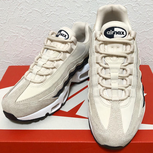 NIKE - 超希少✨ エアマックス95 ベージュ×ブラック 23cmの通販 NIKE - 超希少✨ エアマックス95 ベージュ×ブラック 23cmの通販
