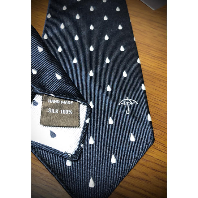 Paul Stuart(ポールスチュアート)のポールスチュアートPaul Stuart 雨ドット柄 ネクタイ 濃紺　新品 メンズのファッション小物(ネクタイ)の商品写真