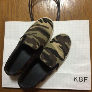 ケービーエフプラス(KBF+)のkbf＋  カモフラ柄スリッポン(スニーカー)