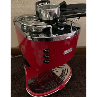 DeLonghi(エスプレッソマシン ・ レッド/赤色系)のフリマ DeLonghi(エスプレッソマシン ・ レッド/赤色系)のフリマ