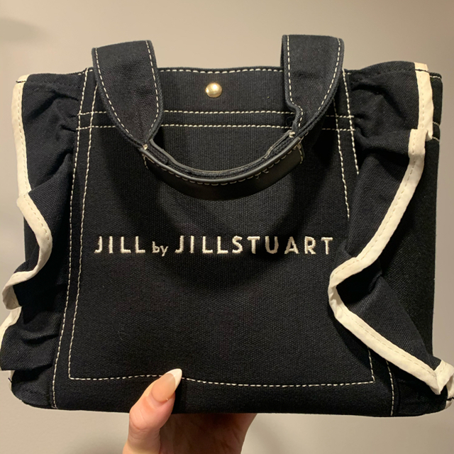 JILL by JILLSTUART(ジルバイジルスチュアート)のフリルキャンバストートバック レディースのバッグ(トートバッグ)の商品写真