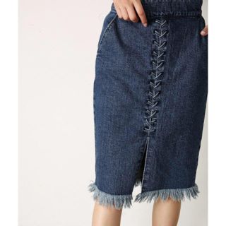 マウジー(moussy)のmoussy LACE UP DENIM M／SK(ひざ丈スカート)