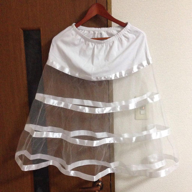 i(アイ)のi モード白スカート レディースのスカート(ひざ丈スカート)の商品写真