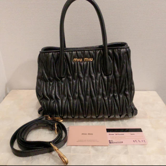 miumiu マテラッセ 2wayバッグ 黒ハンドバッグ