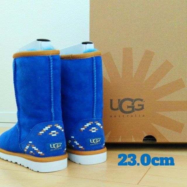 UGG(アグ)のりんじゅ様専用☆【23.0cm】新品☆UGG クラシックショート レディースの靴/シューズ(ブーツ)の商品写真