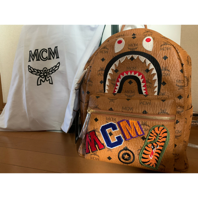 ベイプバッグ　BAPE x MCM Shark bag