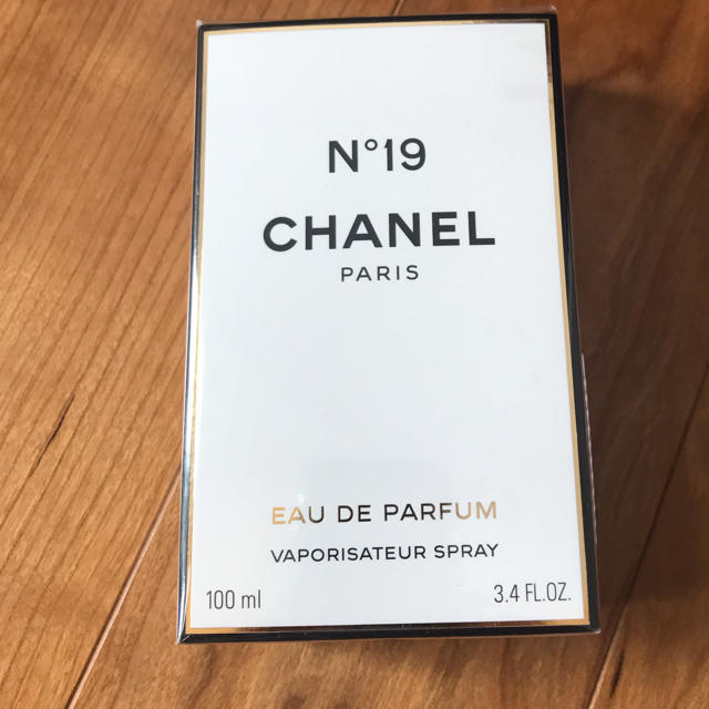 CHANEL N°19コスメ/美容