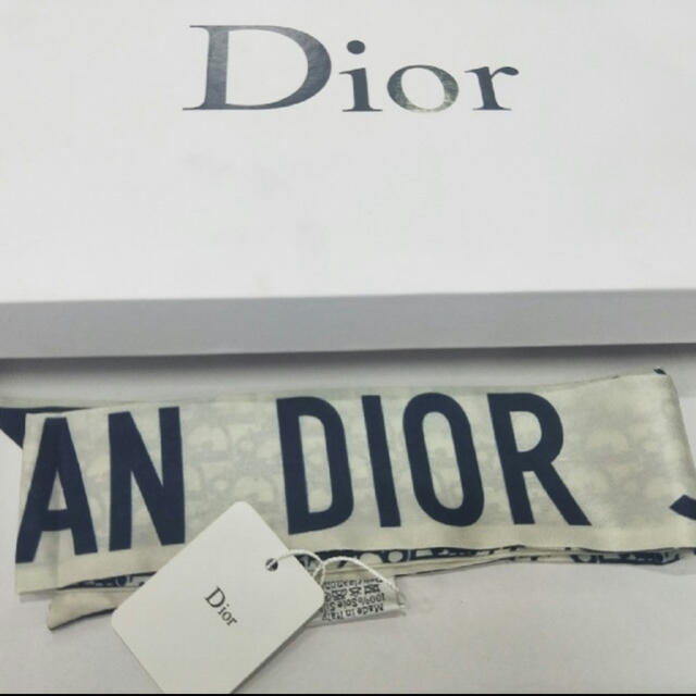 Christian Dior(クリスチャンディオール)のDiorスカーフ レディースのファッション小物(バンダナ/スカーフ)の商品写真