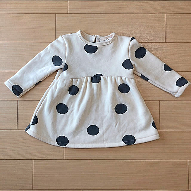 ZARA(ザラ)のZARA ドット柄　ワンピース キッズ/ベビー/マタニティのベビー服(~85cm)(ワンピース)の商品写真