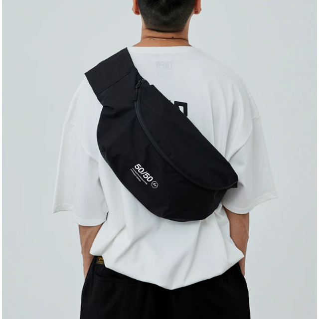 FRAGMENT(フラグメント)のTIGHTBOOTH x FRAGMENT DESIGN ROCKY BAG メンズのバッグ(ショルダーバッグ)の商品写真