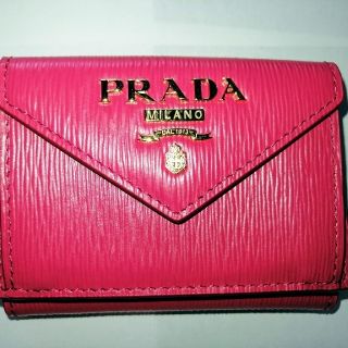 プラダ(PRADA)の【新品】PRADA プラダ 三つ折り 三つ折 財布 ピンク(財布)