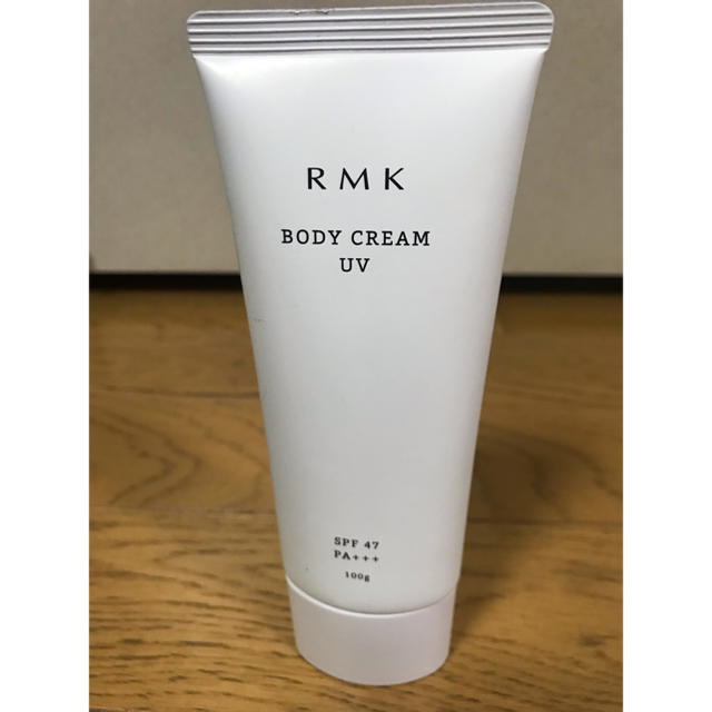 RMK(アールエムケー)のreach様ご予約品【新品未使用】RMK ボディクリームUV 箱無し コスメ/美容のボディケア(ボディクリーム)の商品写真