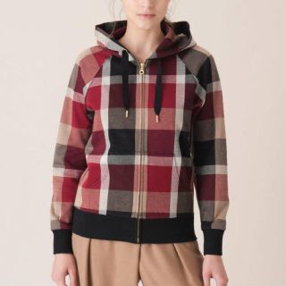 バーバリーブルーレーベル(BURBERRY BLUE LABEL)のはるめろ様専用　新品　ブルーレーベルクレストブリッジ クレストブリッジパーカー(パーカー)