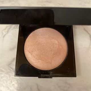 ローラメルシエ(laura mercier)のローラメルシェ　マットラディアンス　ベイクドパウダー(フェイスパウダー)