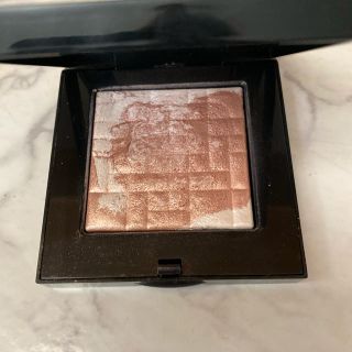 ボビイブラウン(BOBBI BROWN)のボビィブラウン　ハイライティングパウダー　01 ピンクグロウ(フェイスパウダー)